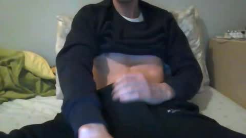 00europeboy00 online show from February 2026 02:32:01 AM