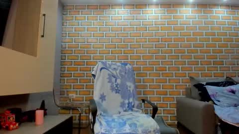 Anna   online show from November 2025 04:03:01 PM