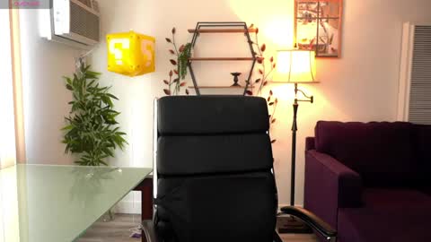 Olivia online show from April 2026 09:06:02 PM