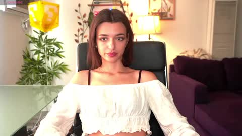 Olivia online show from May 2026 11:44:02 PM