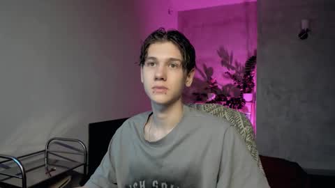 Snapshot of 0verlandd chatting on November 2025 10:14:01 AM Adam online show from November 2025 10:14:01 AM