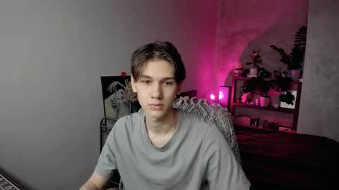 Snapshot of 0verlandd chatting on November 2025 09:41:01 AM Adam online show from November 2025 09:41:01 AM