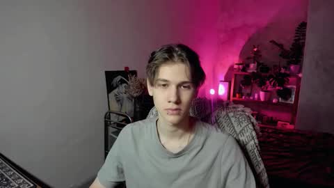 Snapshot of 0verlandd chatting on November 2025 12:05:02 PM Adam online show from November 2025 12:05:02 PM