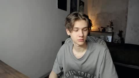 Snapshot of 0verlandd chatting on December 2025 09:07:01 AM Adam online show from December 2025 09:07:01 AM