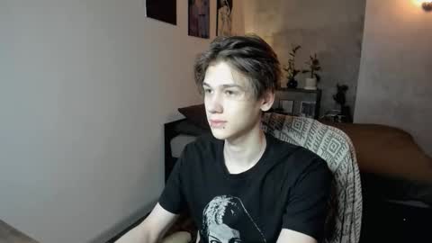 Snapshot of 0verlandd chatting on December 2025 11:19:01 AM Adam online show from December 2025 11:19:01 AM