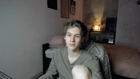 Snapshot of 0verlandd chatting on December 2025 12:31:02 PM Adam online show from December 2025 12:31:02 PM