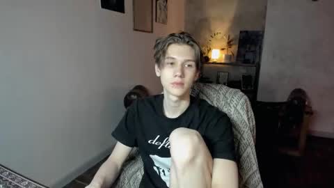 Snapshot of 0verlandd chatting on December 2025 02:11:01 PM Adam online show from December 2025 02:11:01 PM