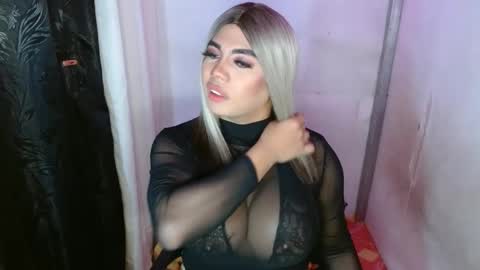 Snapshot of 11inchsinglecious chatting on February 2025 09:45:02 AM HUGECOCK online show from February 2025 09:45:02 AM