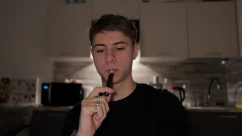 Lance online show from November 2025 03:01:01 PM