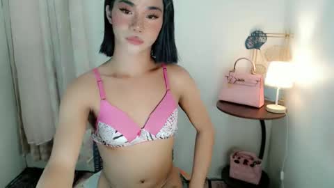 Snapshot of 18_nicole chatting on November 2025 04:57:01 AM barbie online show from November 2025 04:57:01 AM