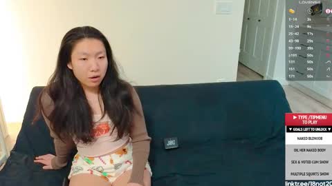 Snapshot of 18not20 chatting on November 2025 01:16:01 AM Tong Ralph online show from November 2025 01:16:01 AM