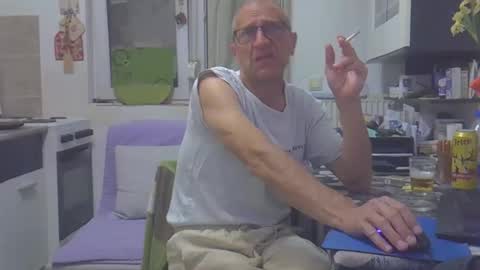 Snapshot of 1973man chatting on May 2026 07:44:02 PM 1973man online show from May 2026 07:44:02 PM