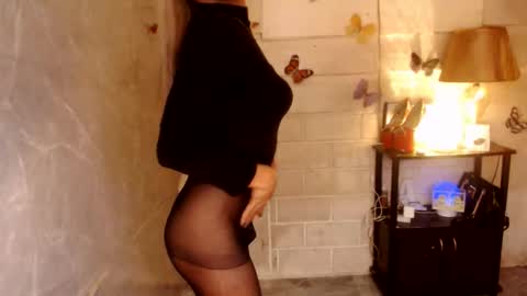 angel online show from November 2025 08:19:02 PM