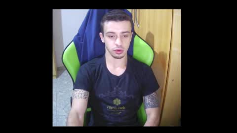 Snapshot of 1good_vibes1 chatting on January 2025 06:46:01 AM 1good_vibes1 online show from January 2025 06:46:01 AM