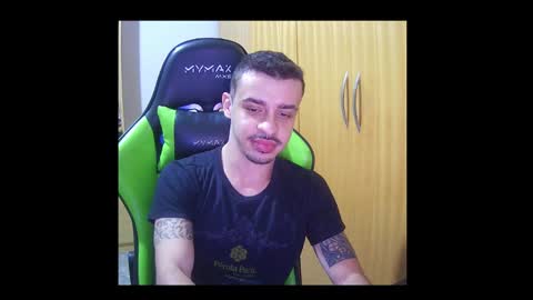 Snapshot of 1good_vibes1 chatting on October 2025 04:33:02 AM 1good_vibes1 online show from October 2025 04:33:02 AM