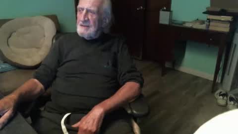 1handyanddee online show from November 2025 02:43:01 AM