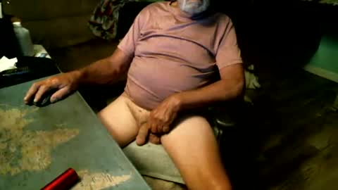 Snapshot of 1handyanddee chatting on June 2026 01:30:02 AM 1handyanddee online show from June 2026 01:30:02 AM