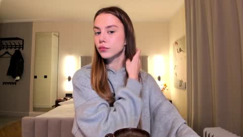 Lily 3 online show from December 2024 05:59:02 PM