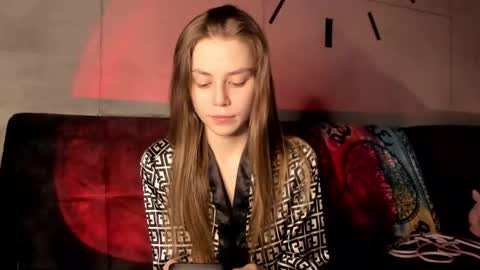 Lily 3 online show from February 2025 11:52:02 PM