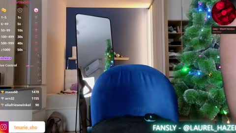 Snapshot of 1mari_01 chatting on January 2025 10:26:02 PM Marie online show from January 2025 10:26:02 PM