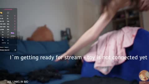 Snapshot of 1mari_01 chatting on February 2025 07:07:01 PM Marie online show from February 2025 07:07:01 PM