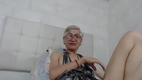 Snapshot of 1miss_monserrate chatting on February 2025 05:28:01 PM Miss Monserrate online show from February 2025 05:28:01 PM