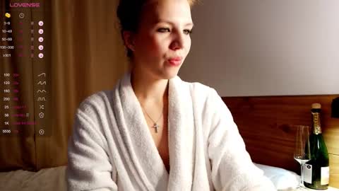 VICTORIA online show from September 2025 01:05:02 AM