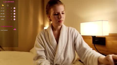 VICTORIA online show from November 2025 01:16:01 AM