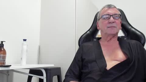 Henk online show from December 2024 06:06:01 PM