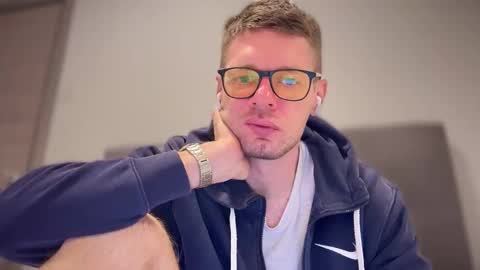 Romano online show from October 2025 12:39:02 PM