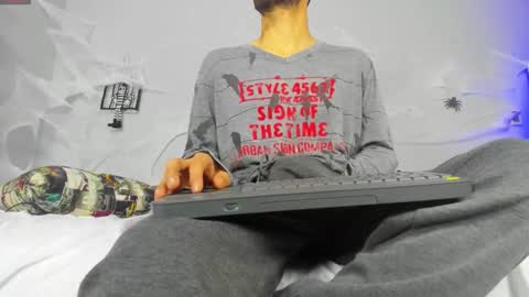 2_fire online show from October 2025 08:38:01 PM