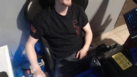 Snapshot of 2big2hype chatting on February 2026 08:18:01 PM cheif online show from February 2026 08:18:01 PM