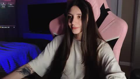 Lina       free control in pvt online show from March 2026 05:19:02 PM