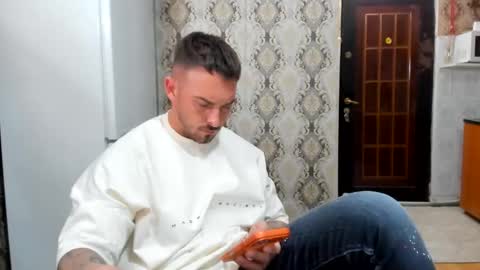 2sexymuscles online show from May 2026 08:17:01 PM