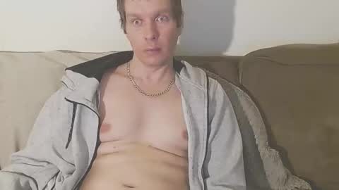 2small4you83 online show from February 2025 10:04:01 AM