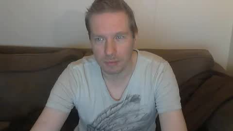 2small4you83 online show from January 2026 01:55:02 AM