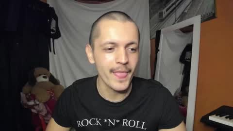 Snapshot of 37sins chatting on October 2025 01:15:01 AM Alex THE BIG SNAKE DUDE online show from October 2025 01:15:01 AM