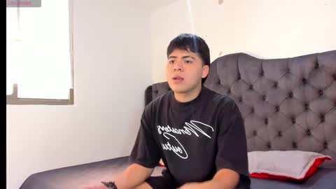 Snapshot of 3guy3 chatting on November 2025 07:25:01 PM Guy 1 Guy 2 Guy 3. online show from November 2025 07:25:01 PM