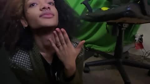 Nicky online show from December 2024 01:24:02 PM