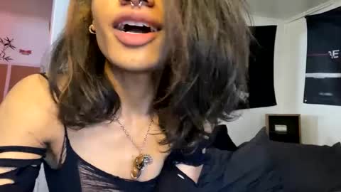 Nicky online show from December 2024 03:44:01 PM