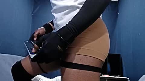 Snapshot of 5hbk chatting on November 2025 11:10:01 AM Tettaz GetitJusy4ya online show from November 2025 11:10:01 AM