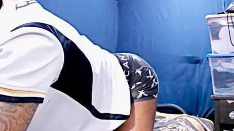 Snapshot of 5hbk chatting on November 2025 05:01:02 AM Tettaz GetitJusy4ya online show from November 2025 05:01:02 AM