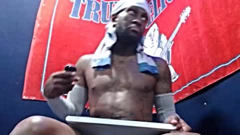 Snapshot of 5hbk chatting on November 2025 01:21:02 PM Tettaz GetitJusy4ya online show from November 2025 01:21:02 PM