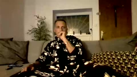 Num online show from November 2025 06:19:02 PM