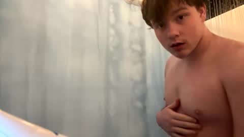 Snapshot of 710lemonade420 chatting on February 2025 10:23:02 PM lemonade online show from February 2025 10:23:02 PM