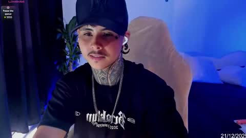 Stefan online show from December 2025 07:21:02 PM