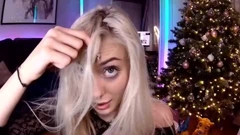 Snapshot of 7loren_wood7 chatting on January 2025 05:56:01 PM Loren Wood online show from January 2025 05:56:01 PM