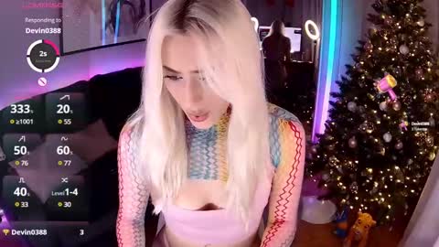 Snapshot of 7loren_wood7 chatting on January 2025 02:41:02 PM Loren Wood online show from January 2025 02:41:02 PM