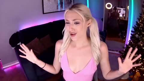 Snapshot of 7loren_wood7 chatting on January 2025 07:15:01 PM Loren Wood online show from January 2025 07:15:01 PM