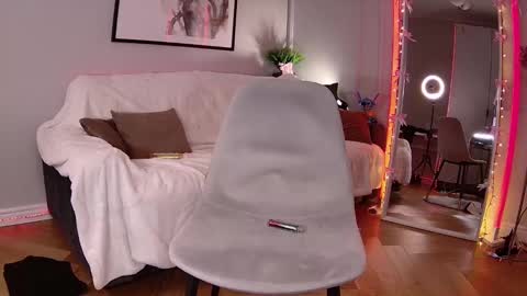 Snapshot of 7loren_wood7 chatting on February 2025 05:58:02 PM Loren Wood online show from February 2025 05:58:02 PM